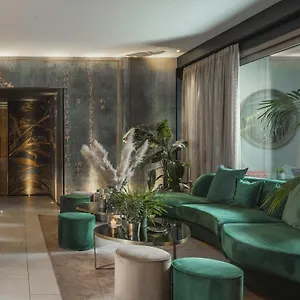 Hotel We Me
